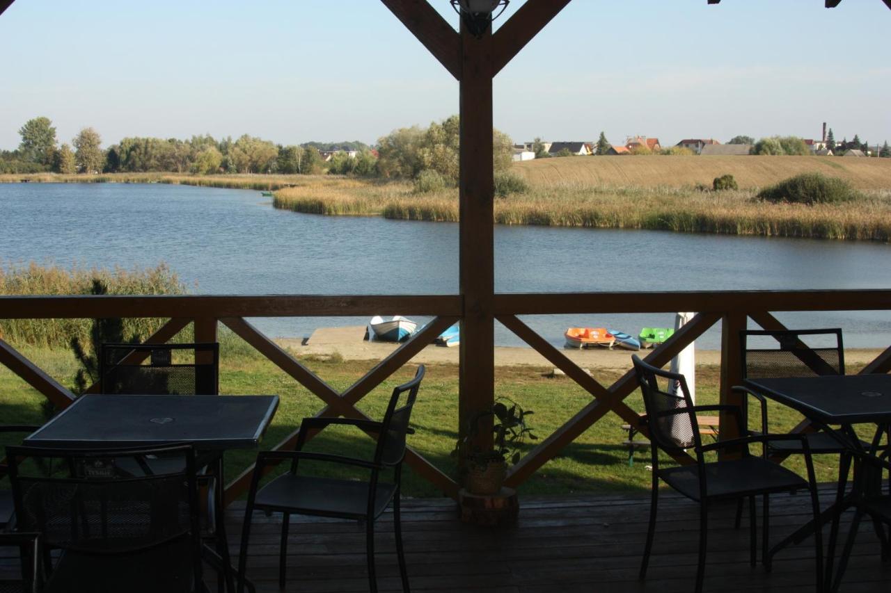 Ab Domki Caloroczne Nad Jeziorem Steszew Exterior photo